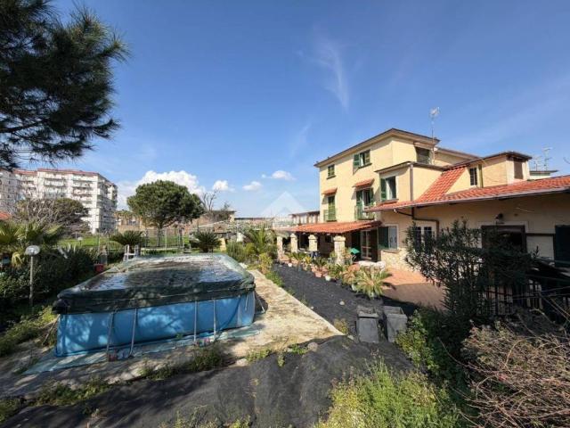 Villa in vendita a Napoli NA
