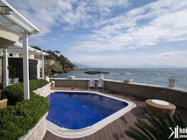 Villa in vendita a Napoli