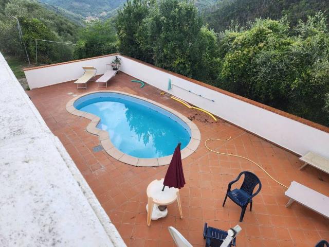 Villa in vendita a Ne GE