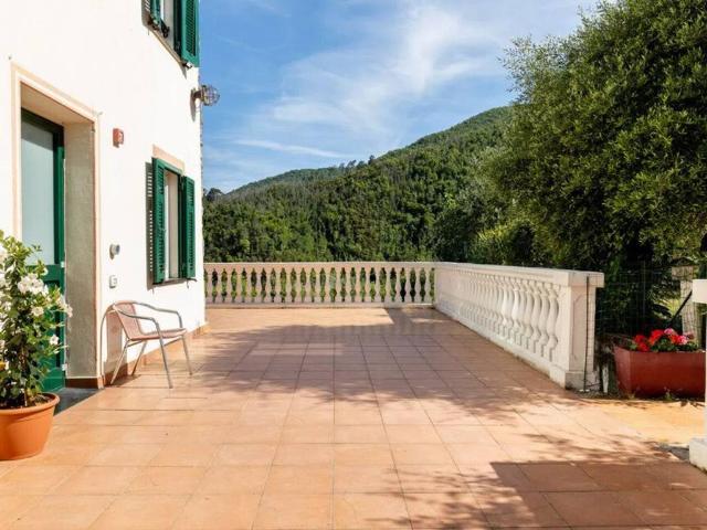 Villa in vendita a Ne GE