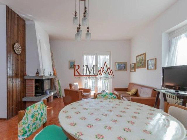 Villa in vendita a Nebbiuno