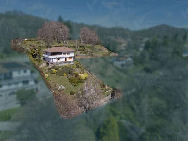 Villa in vendita a Nebbiuno NO