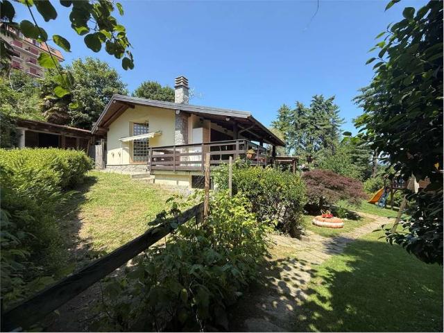 Villa in vendita a Nebbiuno NO