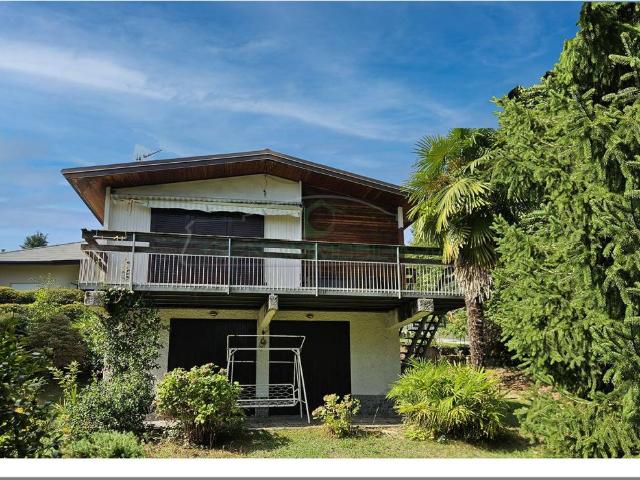 Villa in vendita a Nebbiuno NO