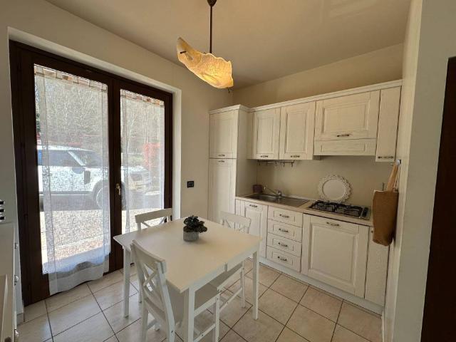 Villa in vendita a Nebbiuno NO