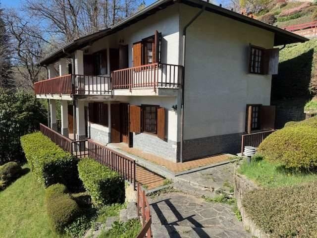 Villa in vendita a Nebbiuno NO