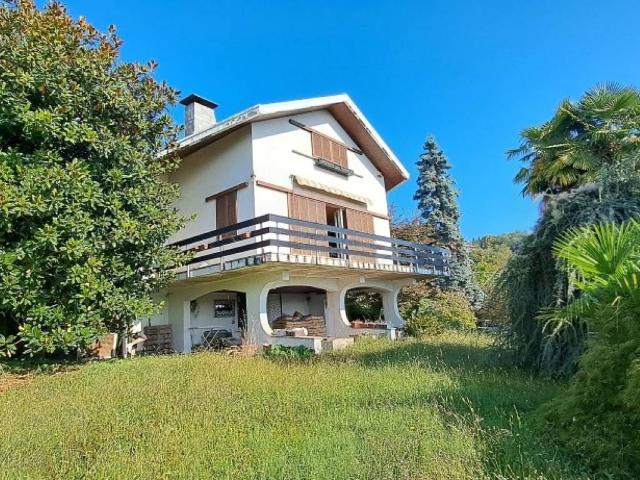 Villa in vendita a Nebbiuno NO