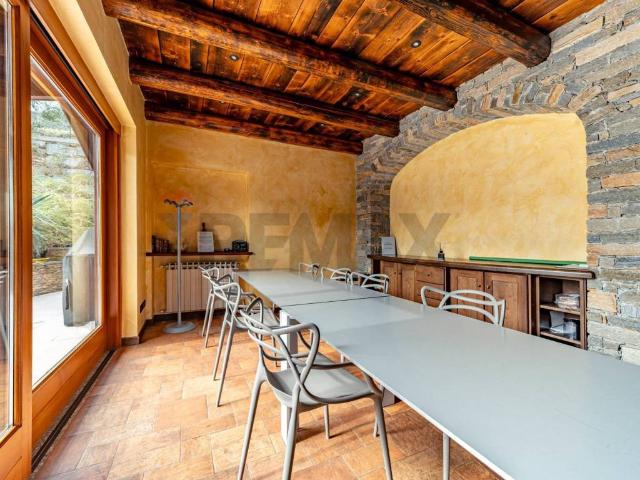 Villa in vendita a Nebbiuno NO