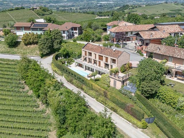 Villa in vendita a Neive 350m² Neive