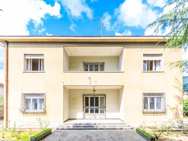 Villa in vendita a Nembro BG