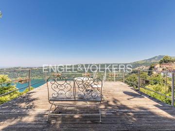 Villa in vendita a Nemi RM