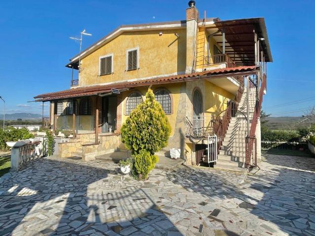 Villa in vendita a Nepi VT
