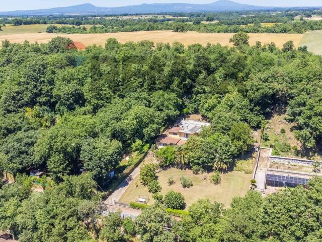 Villa in vendita a Nepi VT
