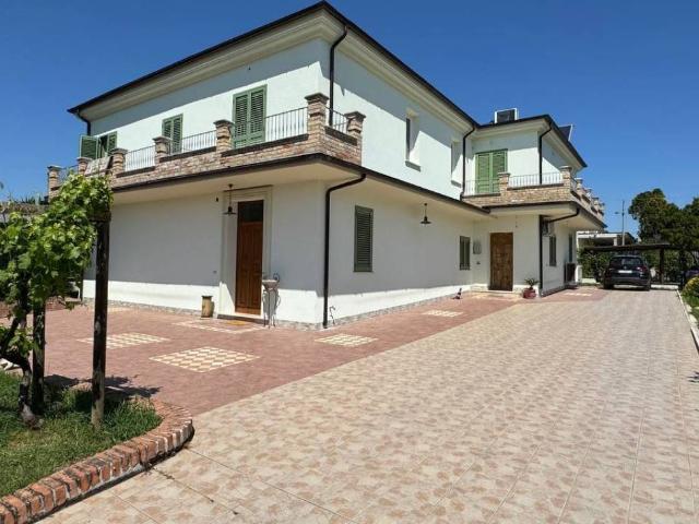 Villa in vendita a Nereto TE