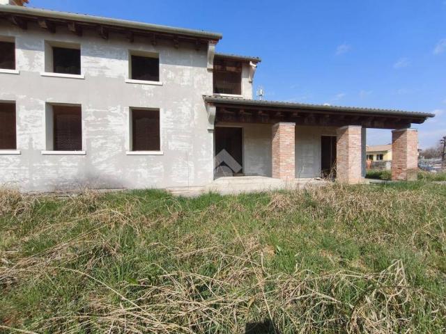 Villa in vendita a Nervesa della Battaglia TV