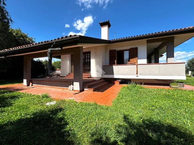 Villa in vendita a Nervesa della Battaglia TV