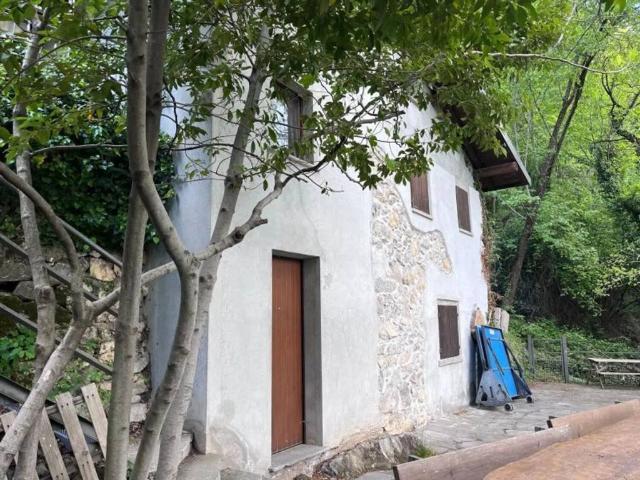 Villa in vendita a Nesso CO