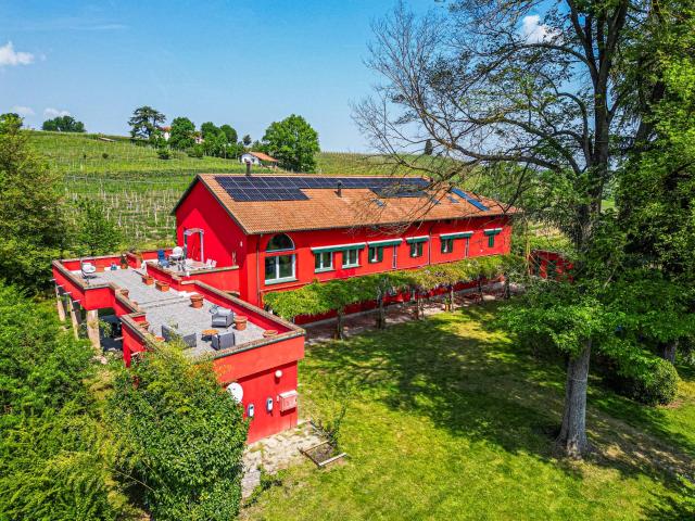 Villa in vendita a Nizza Monferrato