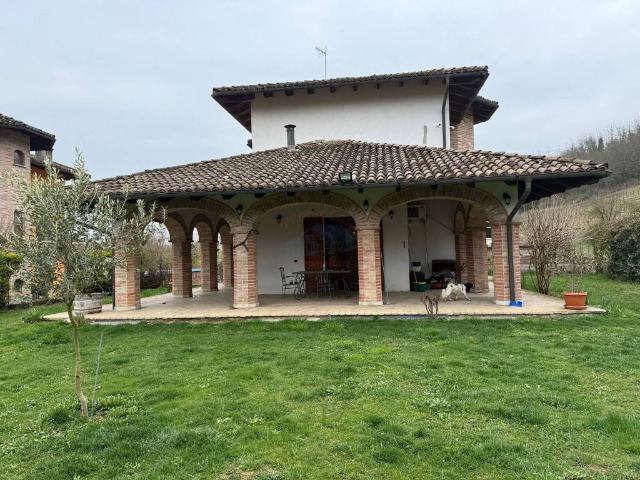 Villa in vendita a Nizza Monferrato AT