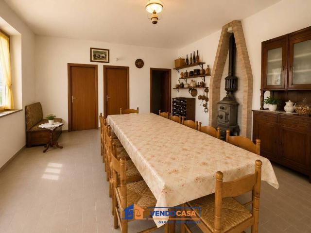 Villa in vendita a Nizza Monferrato AT