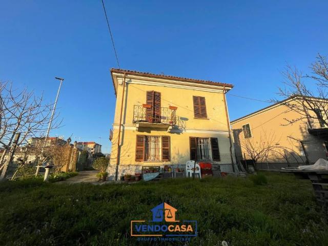 Villa in vendita a Nizza Monferrato AT