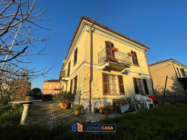 Villa in vendita a Nizza Monferrato AT