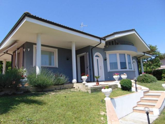 Villa in vendita a Nizza Monferrato AT
