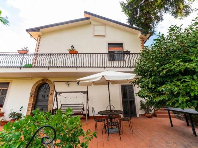 Villa in vendita a Nicolosi