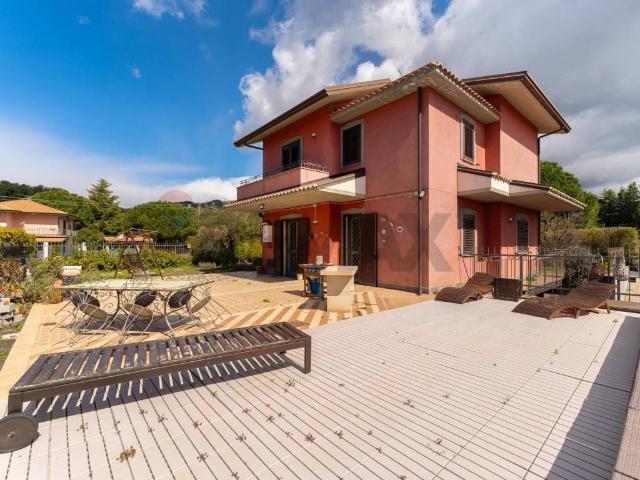 Villa in vendita a Nicolosi CT