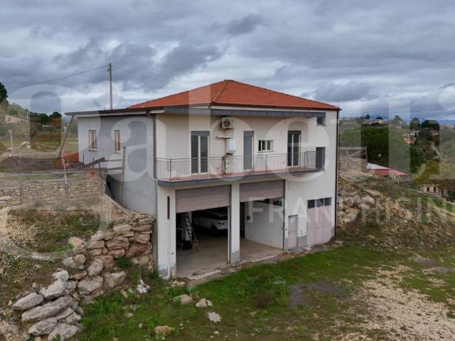 Villa in vendita a Nissoria EN
