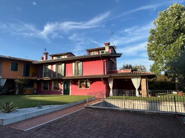 Villa in vendita a Nuvolera BS