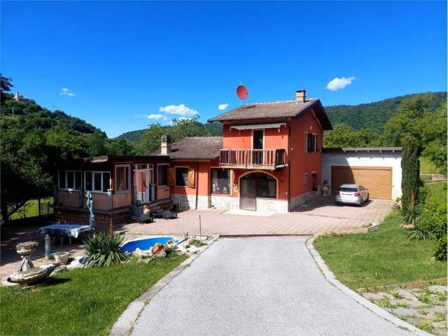 Villa in vendita a Nucetto CN
