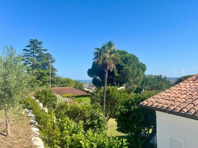 Villa in vendita a Numana AN