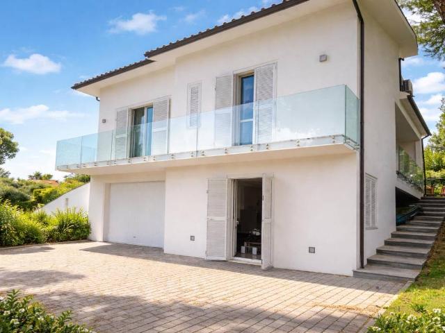 Villa in vendita a Numana AN