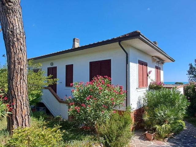 Villa in vendita a Numana AN