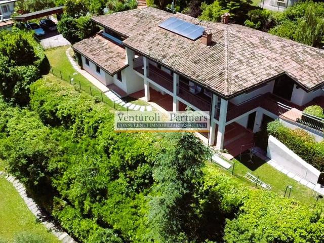 Villa in vendita a Soiano del Lago BS