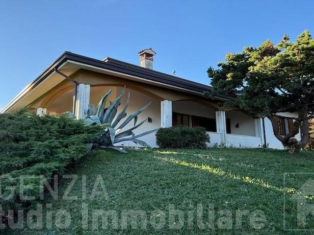 Villa in vendita a Soiano del Lago BS