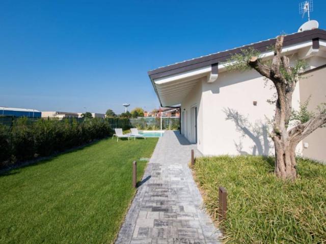 Villa in vendita a Soiano del Lago BS