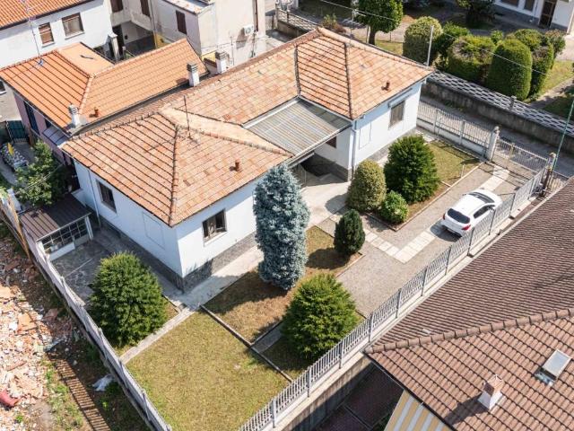 Villa in vendita a Solaro MI