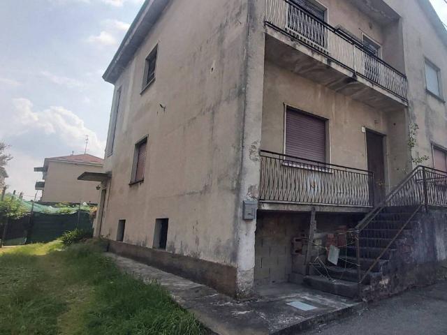 Villa in vendita a Solaro MI
