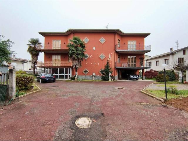 Villa in vendita a Solaro MI
