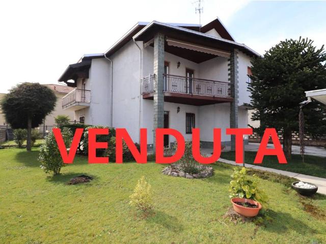 Villa in vendita a Solaro MI