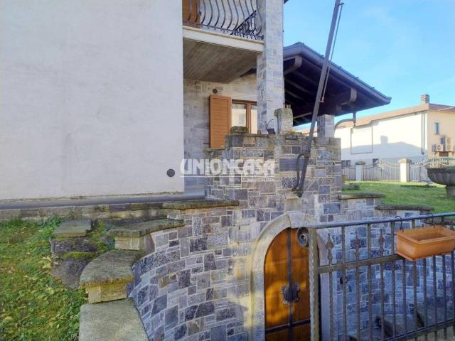 Villa in vendita a Solbiate con Cagno CO