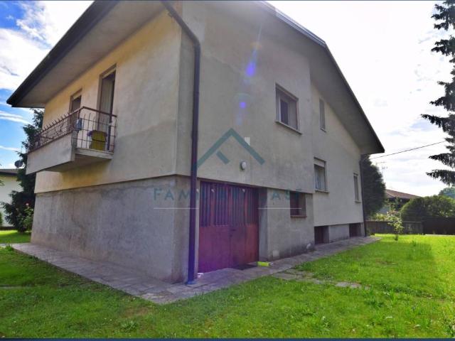 Villa in vendita a Solbiate Arno VA