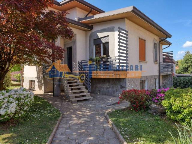 Villa in vendita a Solbiate Arno VA