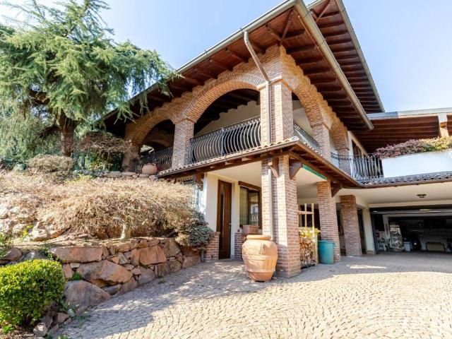 Villa in vendita a Solbiate Arno VA