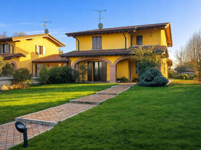 Villa in vendita a Solferino MN