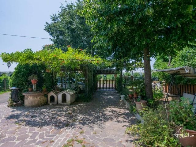 Villa in vendita a Soliera MO