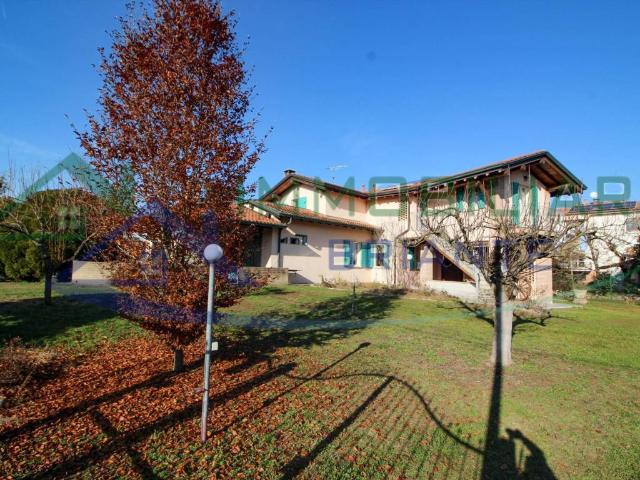 Villa in vendita a Somma Lombardo VA