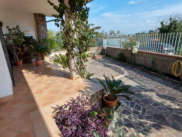 Villa in vendita a Somma Vesuviana NA